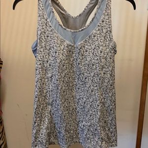 Lululemon size  10 top with a free headband